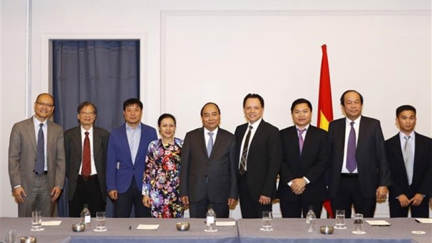 PM meets Vietnamese delegation to UN, Vietnamese businesses