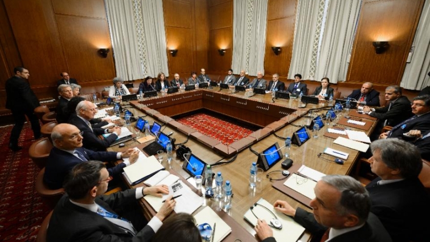 Regional tensions threaten Syrian peace talks