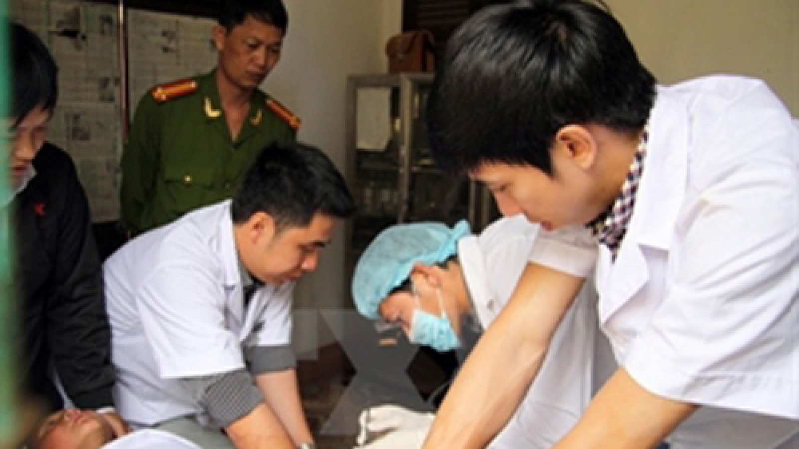 US doctors offer free medical examination to poor people