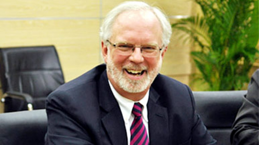 
        US to share experience with Vietnam in law making: Diplomat
                              