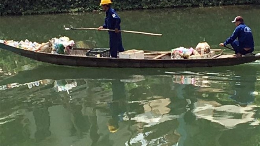 USAID-funded project helps Thua Thien-Hue reduce waste on rivers