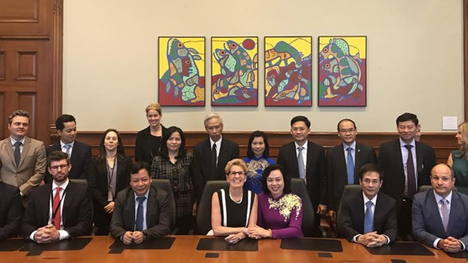 Hanoi promotes cooperation with Canada, US’s localities