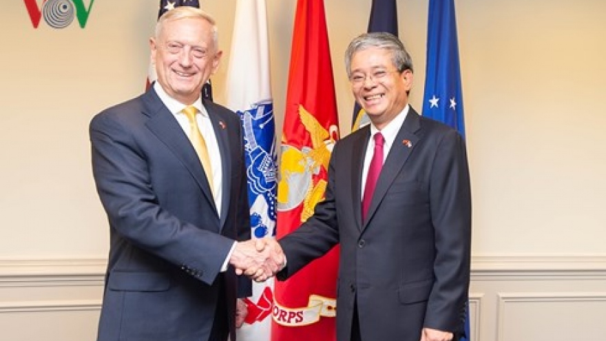 US Secretary of Defence vows to foster cooperative ties with Vietnam