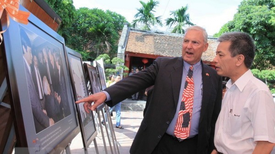 US professors visit Vietnam