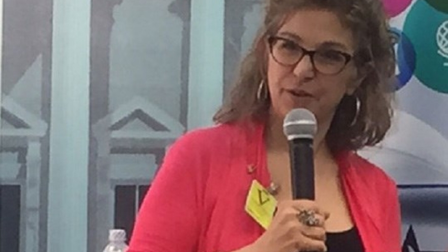 US film screening, discussion with director in Da Nang