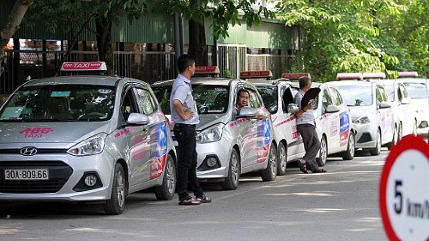 Low tax on Uber, Grab 'unfair' for traditional cabs: taxi chairman