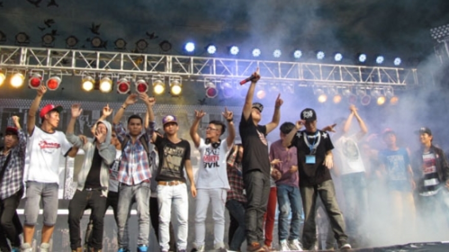 “Underground Revolution” enthralls fans  