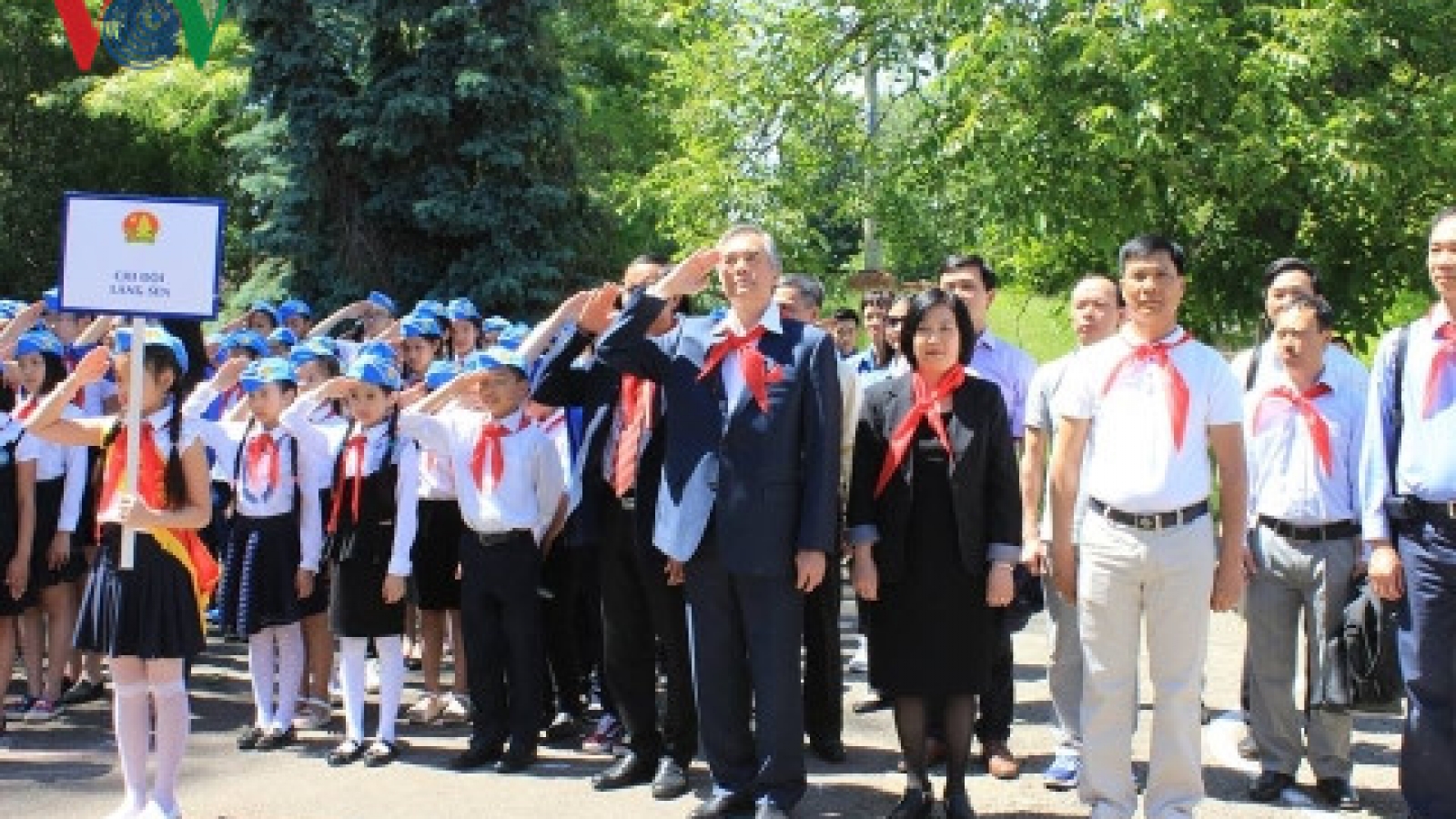 Summer camp for Vietnamese children in Ukraine