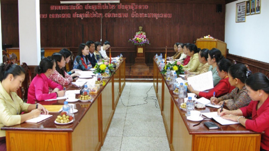Vietnamese, Lao women strengthen cooperation 