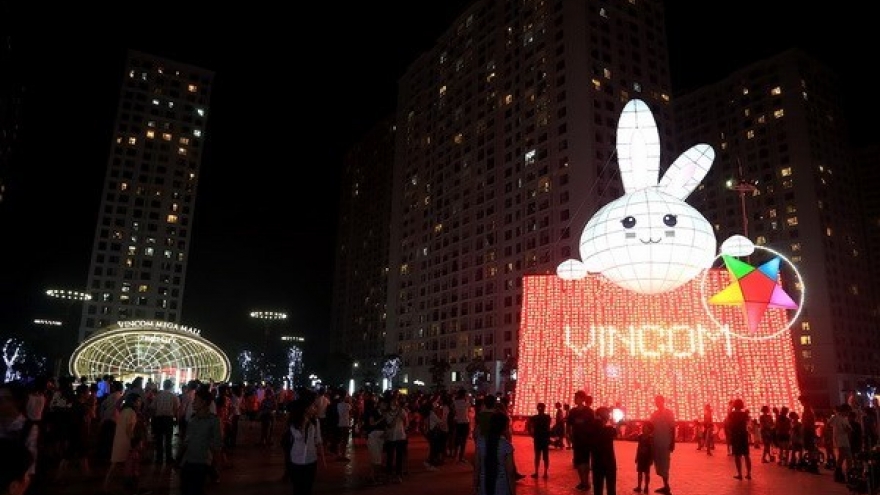 Bunny lantern sets Vietnamese record