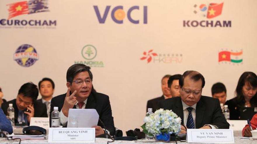 2015 year-end Vietnam Business Forum opens in Hanoi
