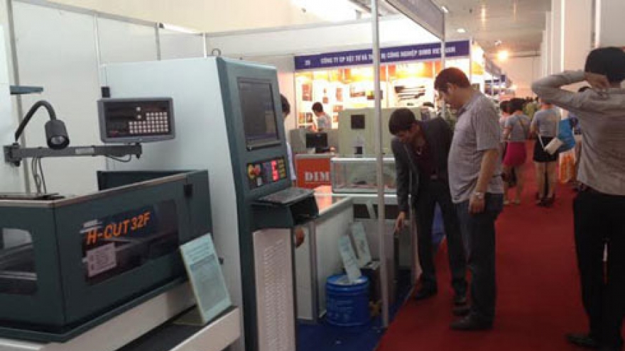 Int’l industrial fair opens in Hanoi