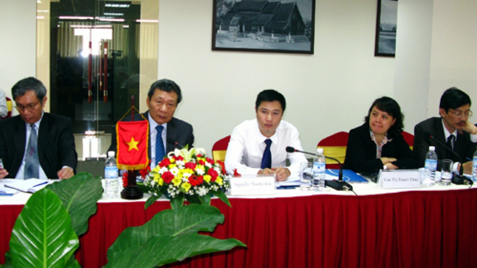 Laos-Vietnam bank operates efficiently
