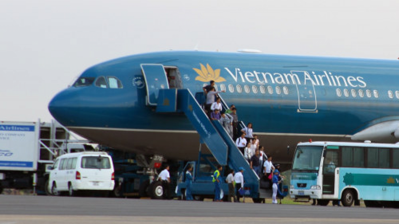 Vietnam, China conduct joint naval patrol