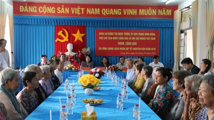 Vice President brings New Year gifts to needy residents