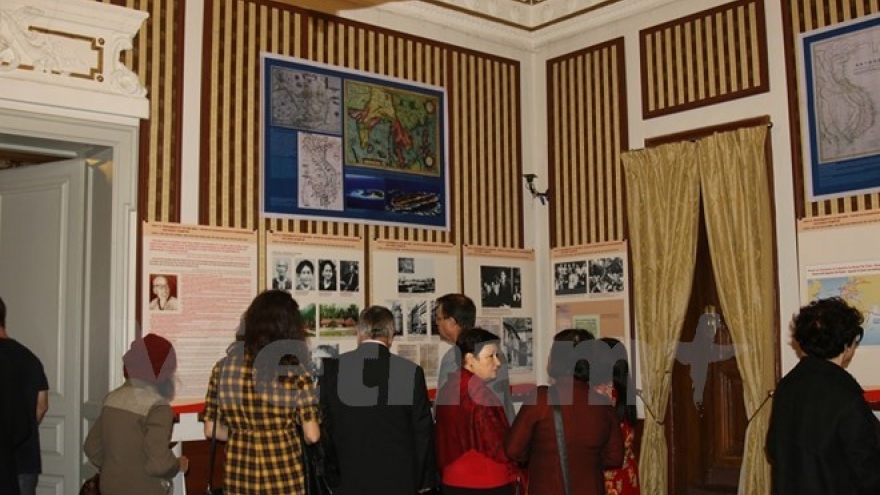Photo exhibition, seminar on President Ho Chi Minh held in Bulgaria