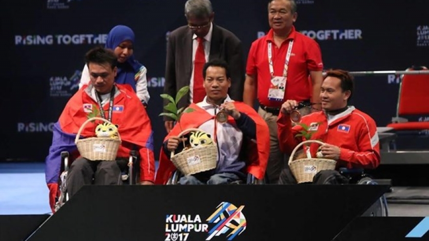 ASEAN Para Games: VN weightlifters win 2 gold, break 2 records