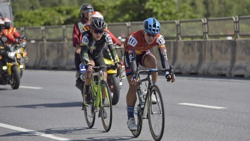 Vietnamese cyclist surprises with polka dot jersey