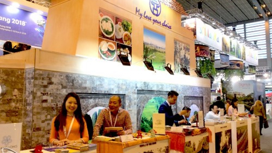 Vietnam promotes tourism at Paris international fair