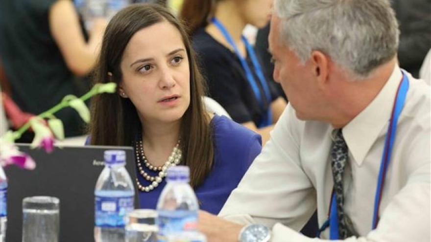
        APEC discusses development of Asia-Pacific Free Trade Area
                              