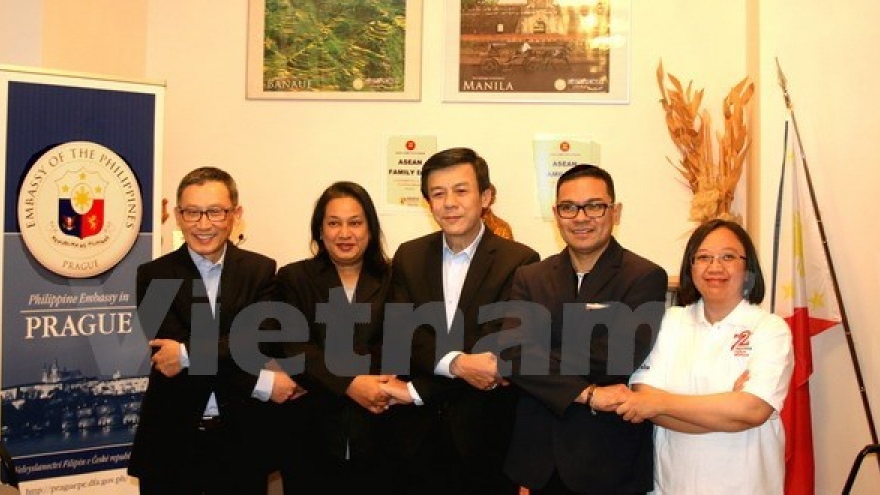 
        Vietnam attends ASEAN Family Day in Czech Republic
                              