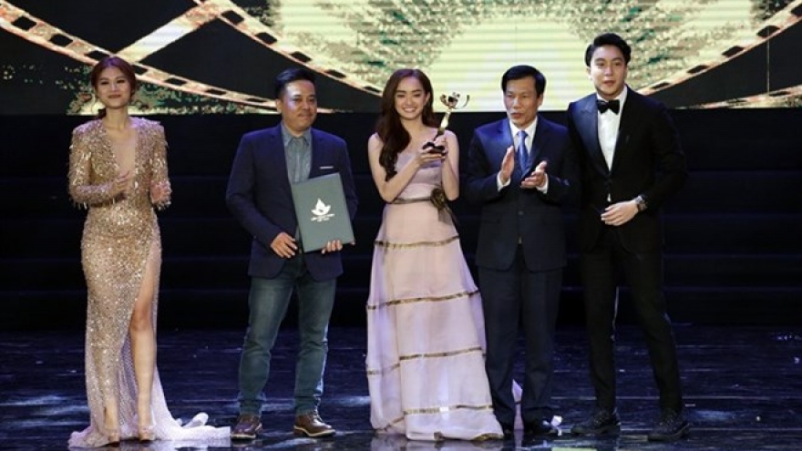 Jailbait wins top award at Vietnamese film festival