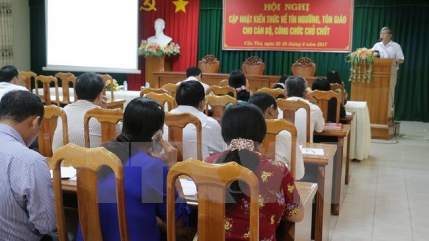 Vietnam, Laos step up religious cooperation