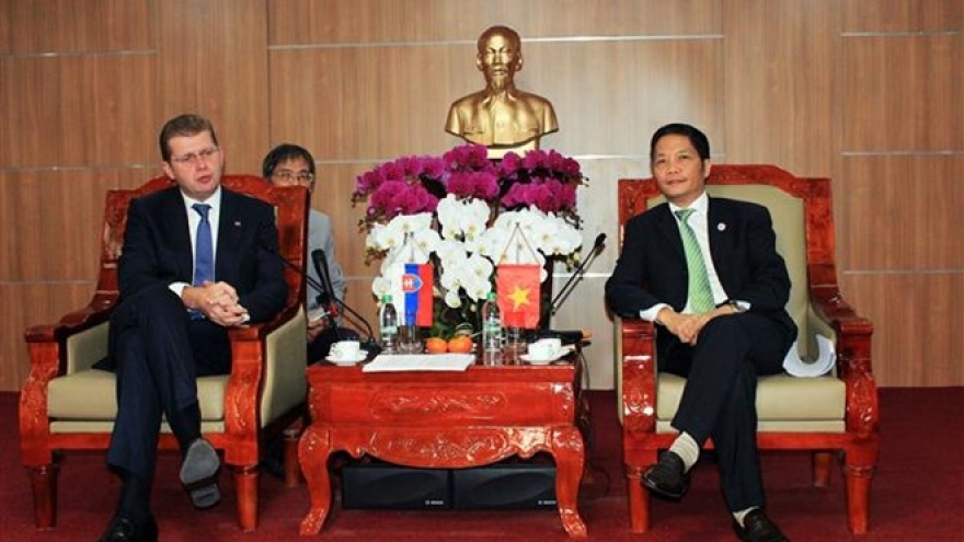 Vietnam, Slovakia promote trade, investment cooperation