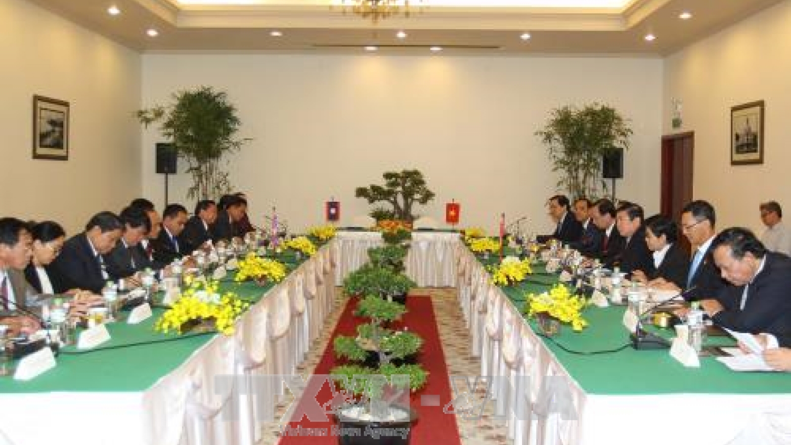 HCM City, Luang Prabang beef up cooperation