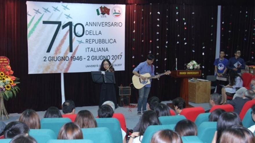 More Vietnamese students learn Italian language