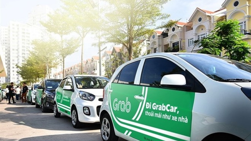 Vietnamese taxi company sues Grab for unfair business practices