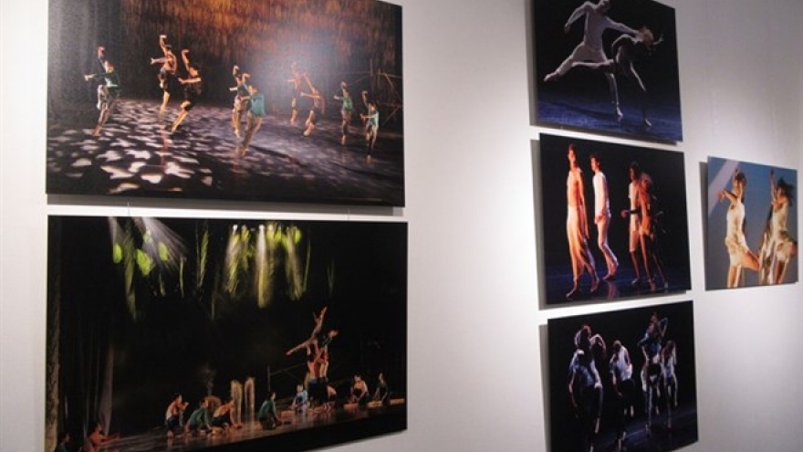 Lens captures French, Vietnamese dances