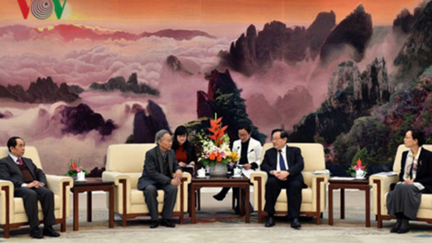 
        China looks to bolster partnership with Vietnam
                              