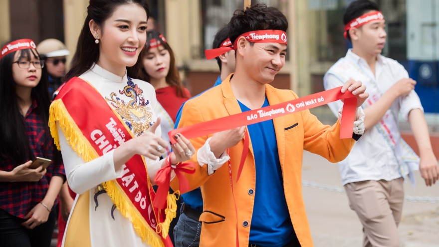 
        Ngoc Han, Huyen My attend Red Sunday in Hanoi
                          
                      