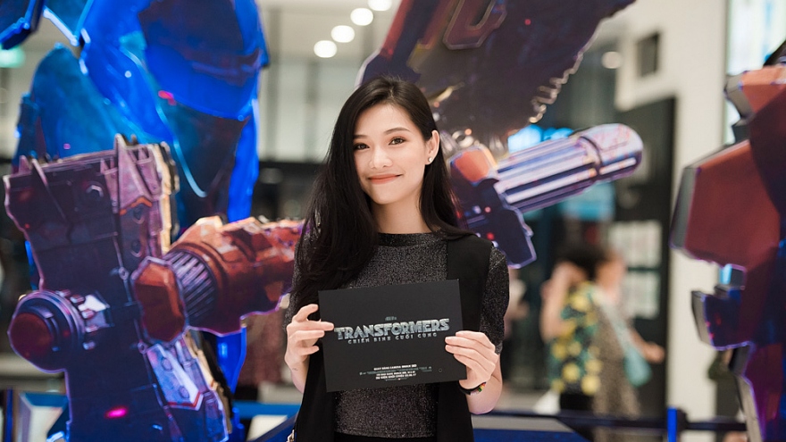 Luu De Ly, Bao Ngoc join ‘Transformers’ premiere in Hanoi