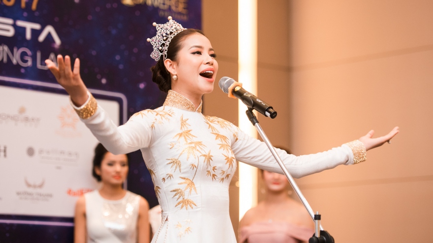Pham Huong inspires Miss Universe 2017 contestants