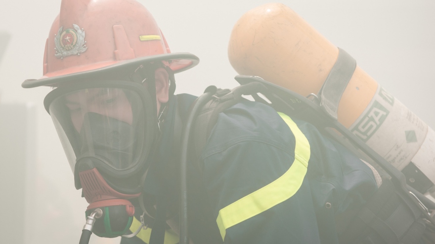 Hanoi fire crews learn new life savings techniques