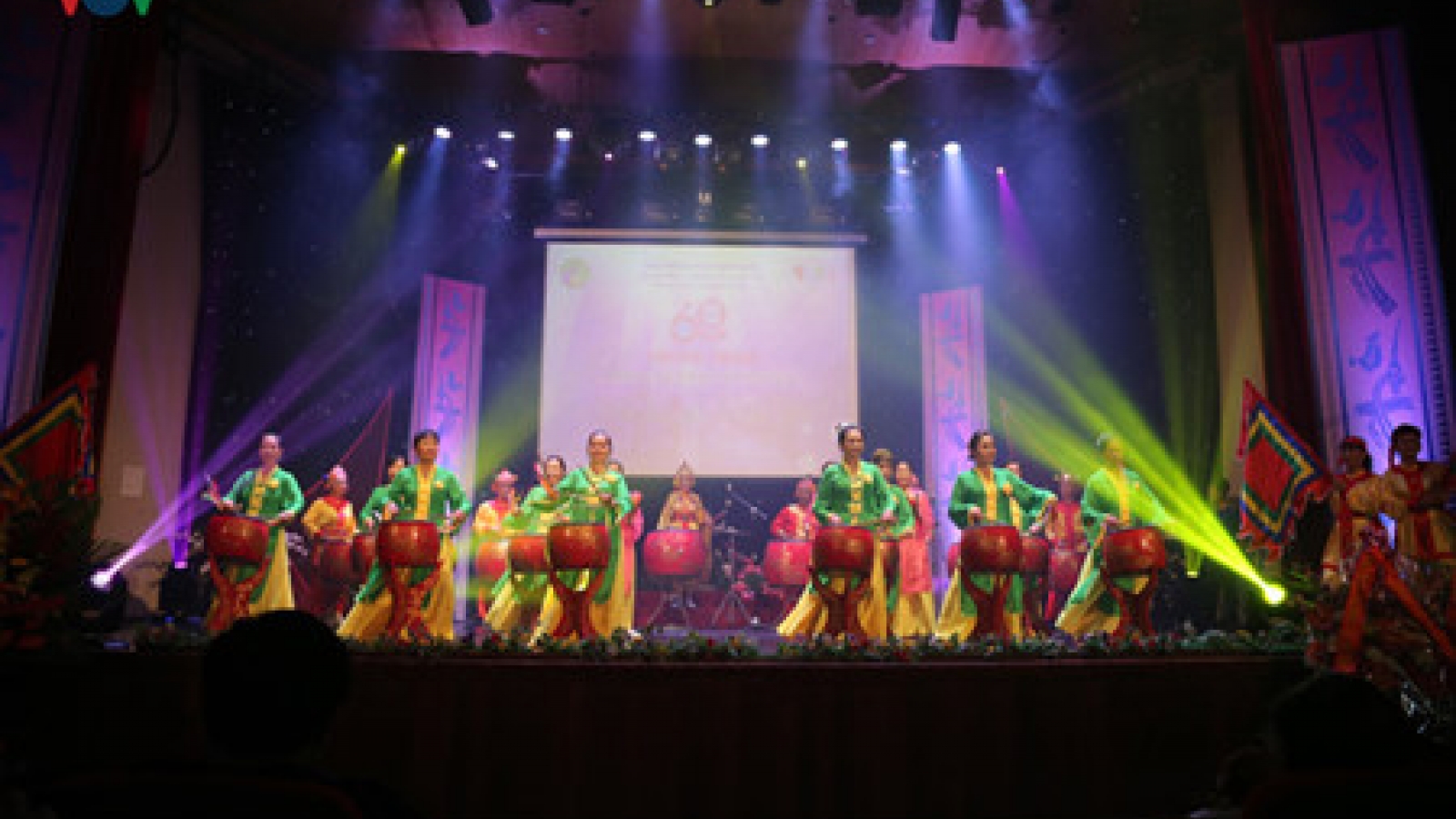 VOV folk music programs mark 60th anniversary
