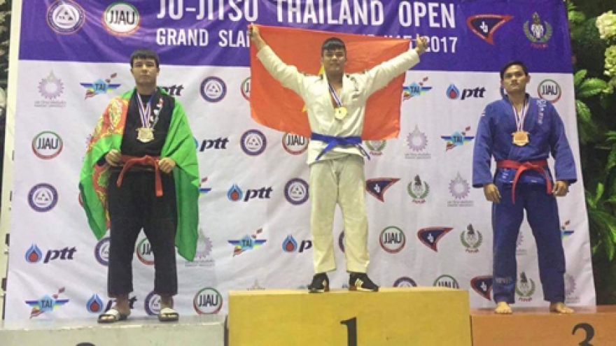 Hanoi jujitsu athlete wins gold at Thai tournament
