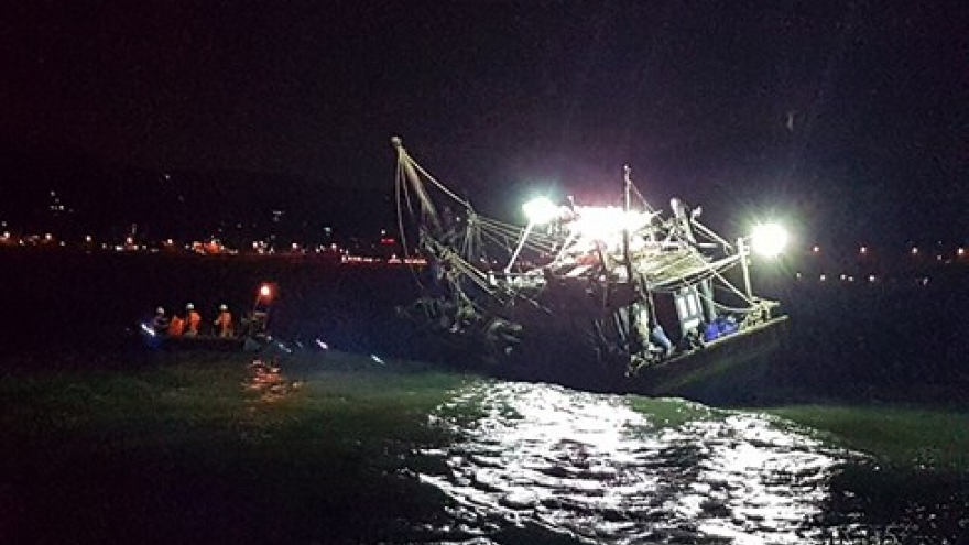 Four missing after boat sinks in Vung Tau waters