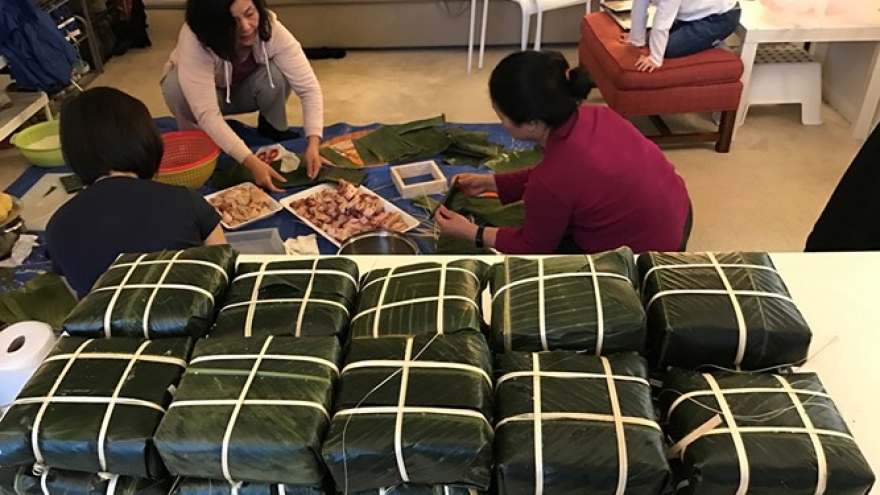 Vietnamese seeking out home comforts for Tet abroad