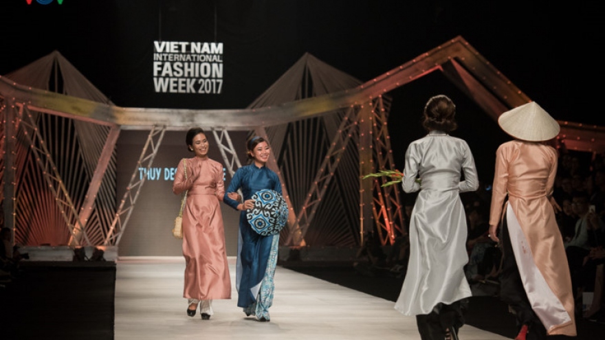 Ngo Thanh Van charms in Thuy Nguyen’s latest collection