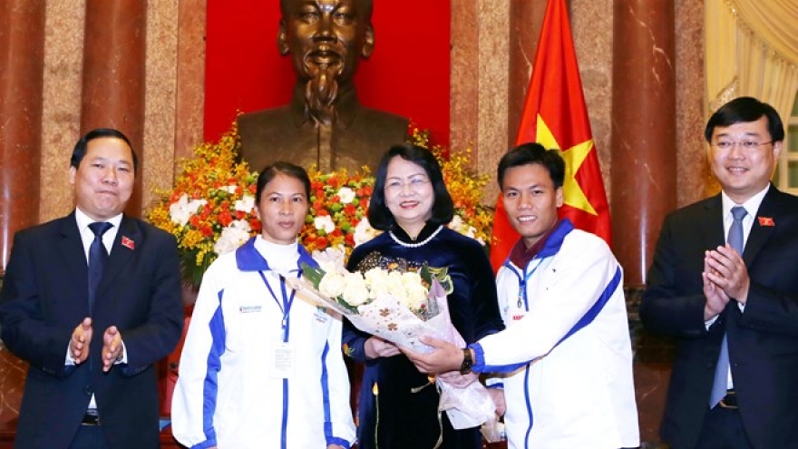 Vice President praises efforts of teachers in island areas