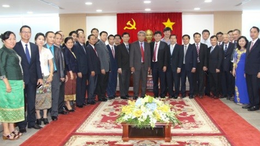 Vientiane’s Vice Mayor studies Binh Duong’s development experience