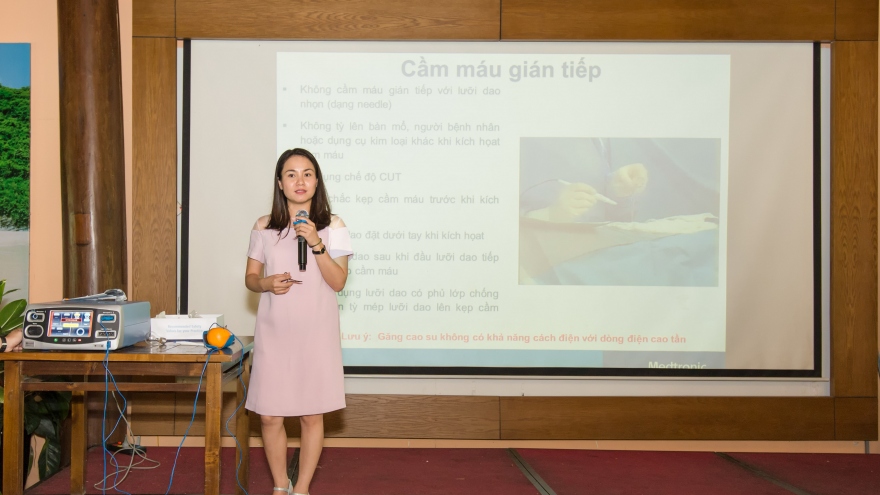 VietMedical provides training for nearly 100 nurses in Hanoi
