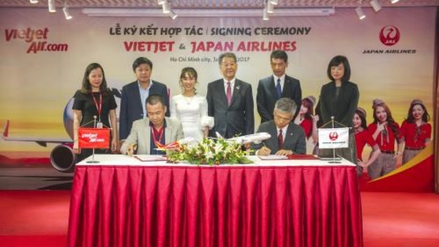 Vietjet Air, Japan Airlines ink cooperation deal