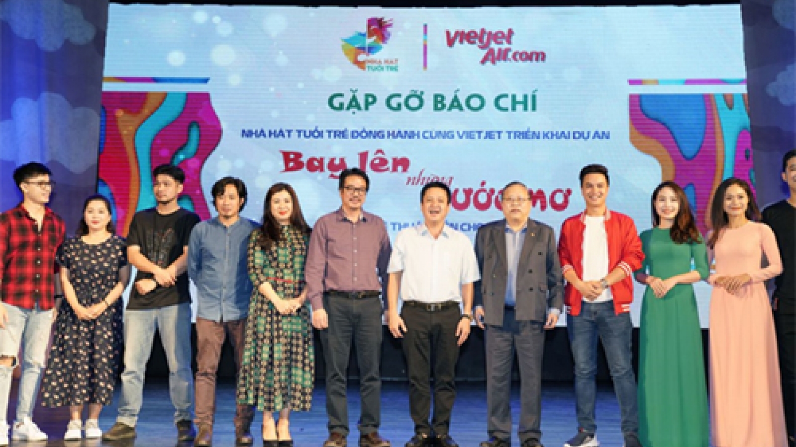 Vietjet, Youth Theatre wing artistic dreams of children