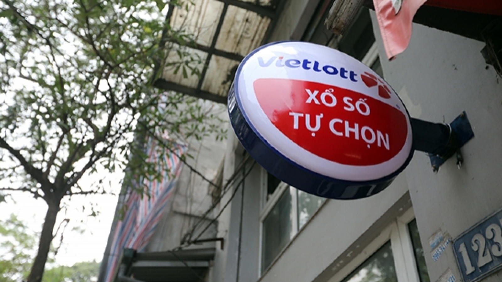 PM requests reports on Vietlott business