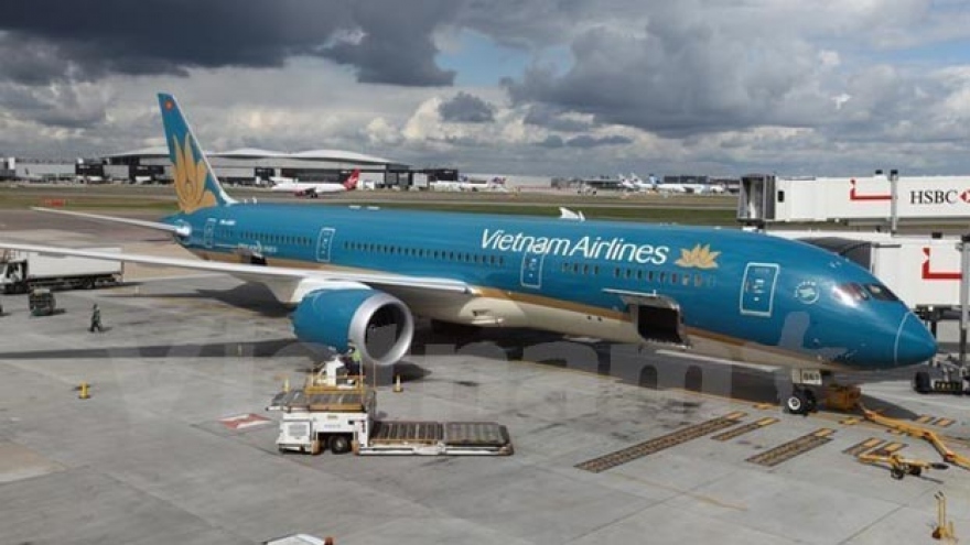 
        ANA to become strategic shareholder of Vietnam Airlines
                              