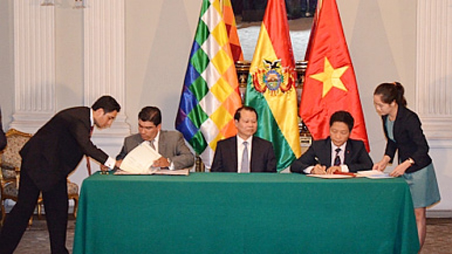 Vietnam forges cooperative ties with Bolivia